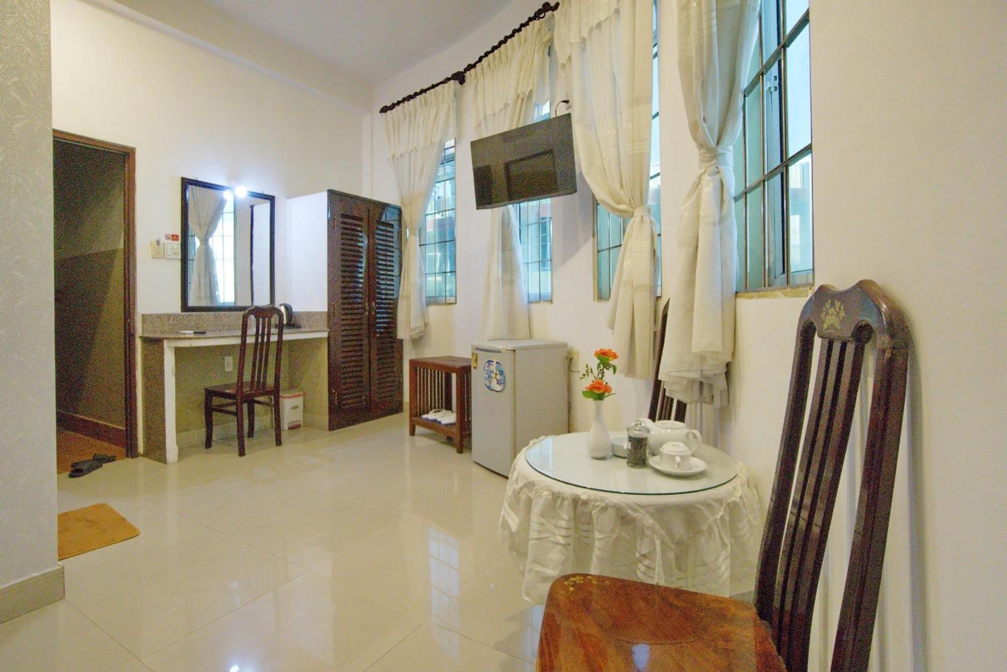 Hotel Hai Chau Чау Док Екстериор снимка