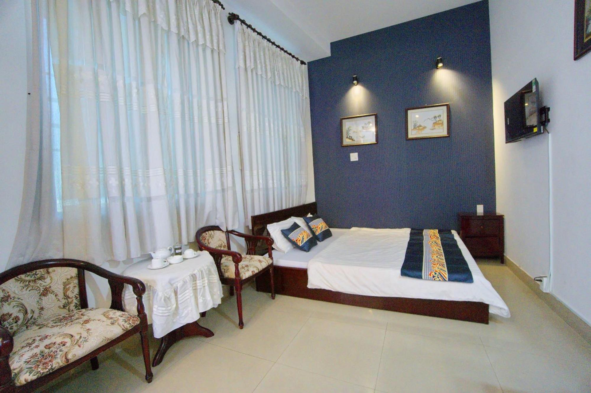 Hotel Hai Chau Чау Док Екстериор снимка
