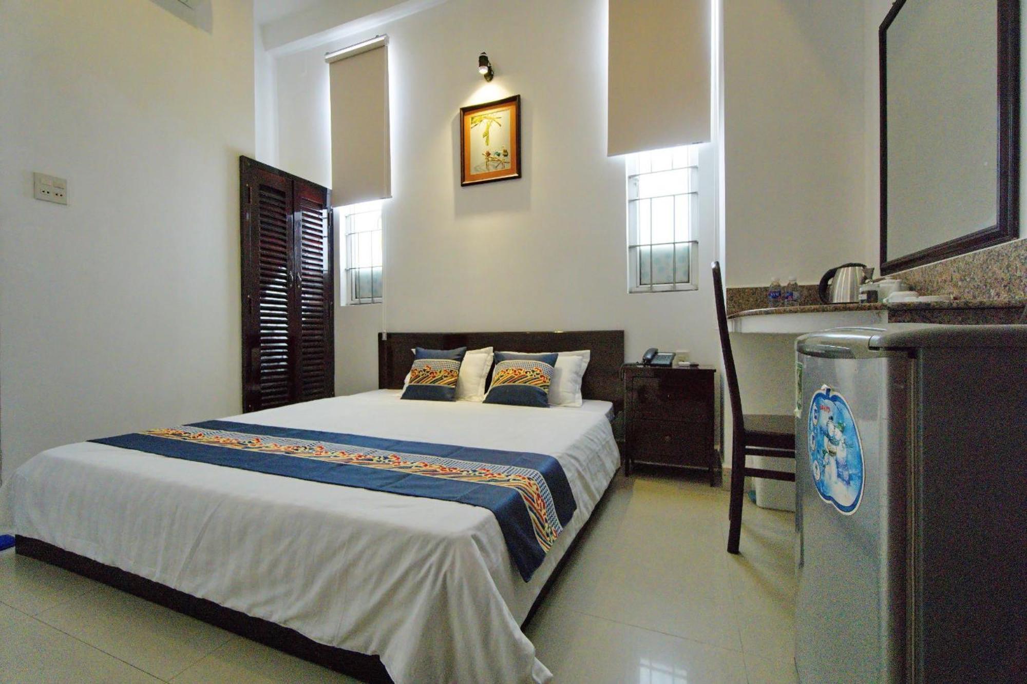 Hotel Hai Chau Чау Док Екстериор снимка
