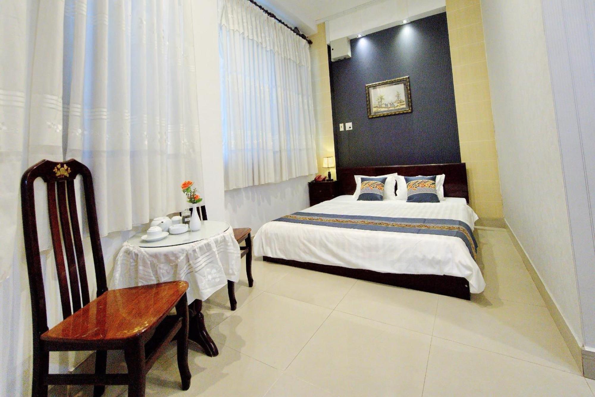 Hotel Hai Chau Чау Док Екстериор снимка