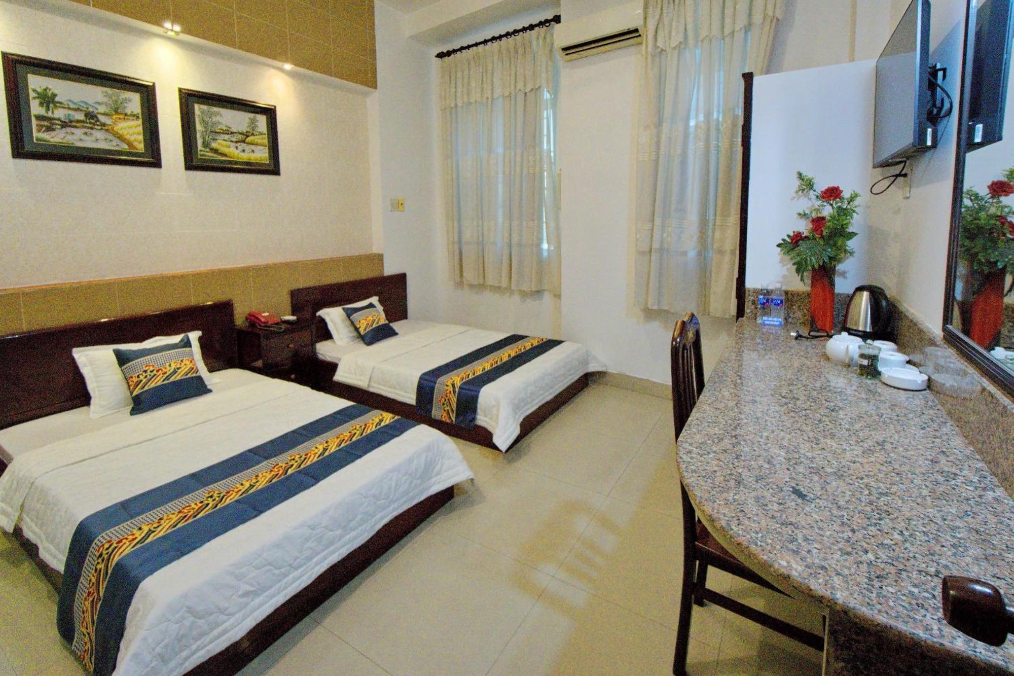 Hotel Hai Chau Чау Док Екстериор снимка